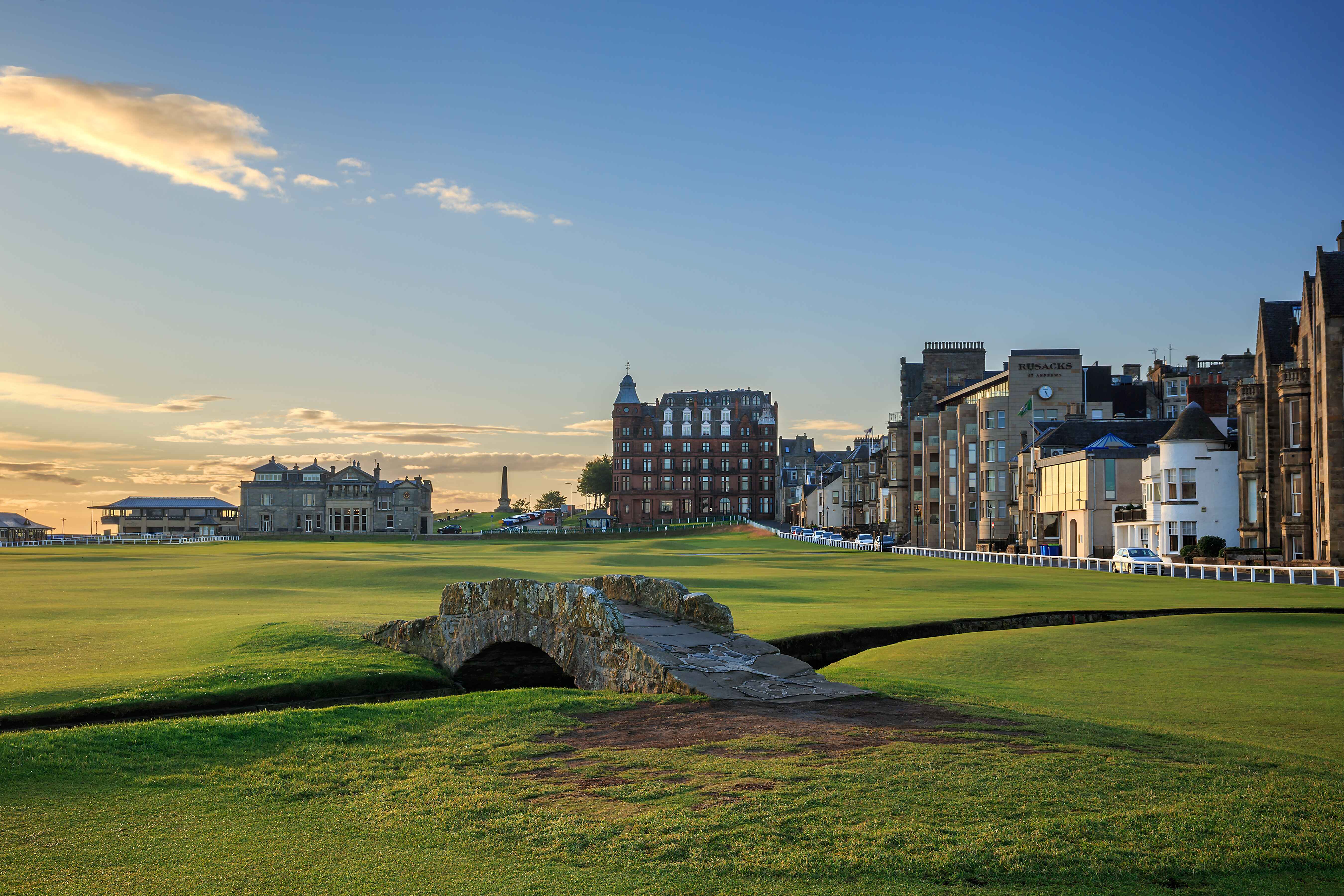 Golf Trip to Scotland, or a Golf Trip to Ireland? Which one should you choose? Golf Experience Packages: UK